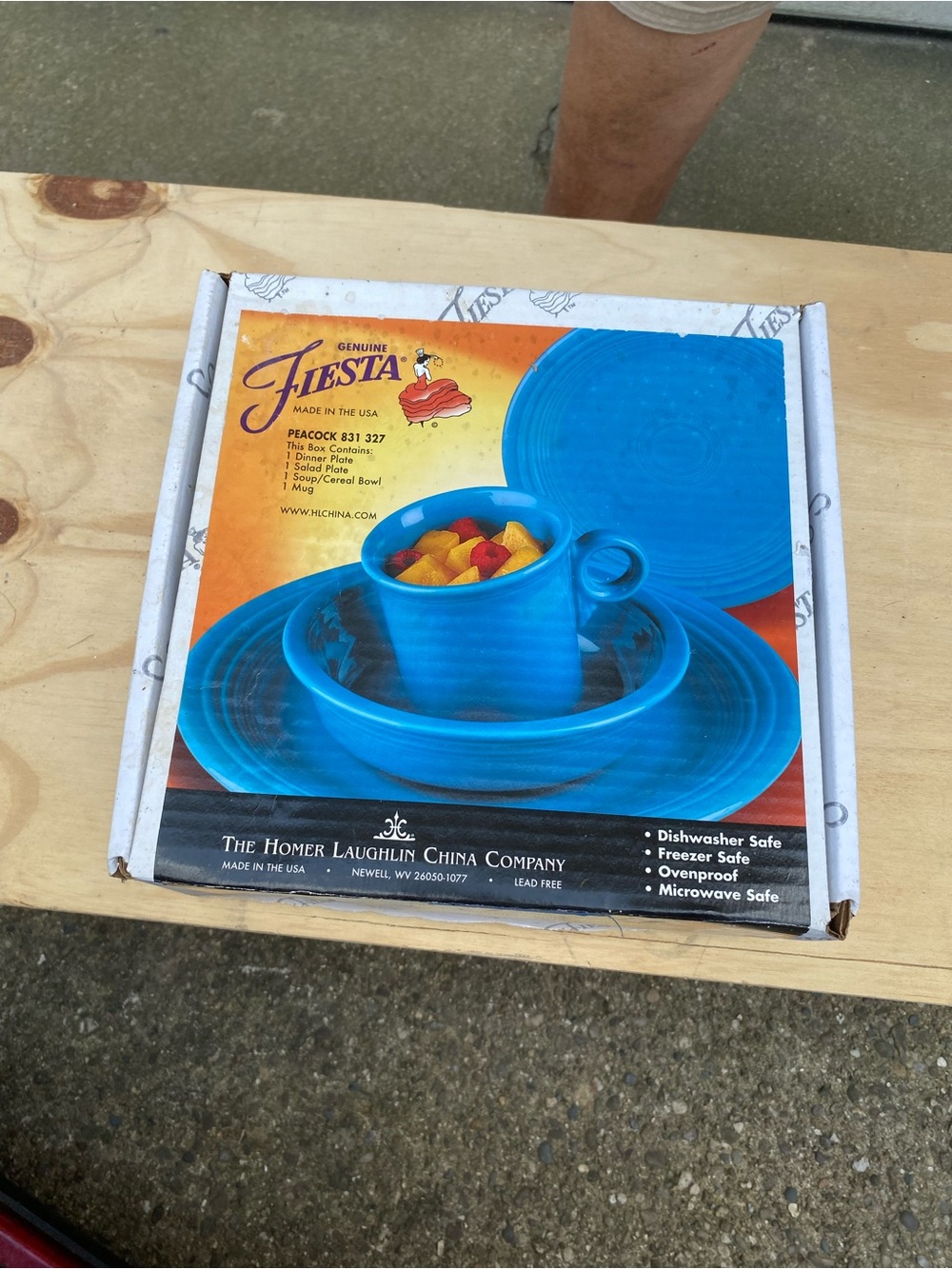 Fiesta An American Icon Peacock 831 327 4 Pieces Setting Retired Color